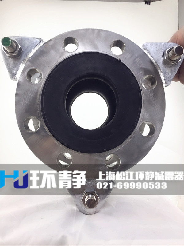 限位不銹鋼<a href=http://www.waahe.cn/products/xiangjiaojietou/danqiu target=_blank class=infotextkey>單球體<a href=http://www.waahe.cn target=_blank class=infotextkey>橡膠接頭</a></a>安裝實圖